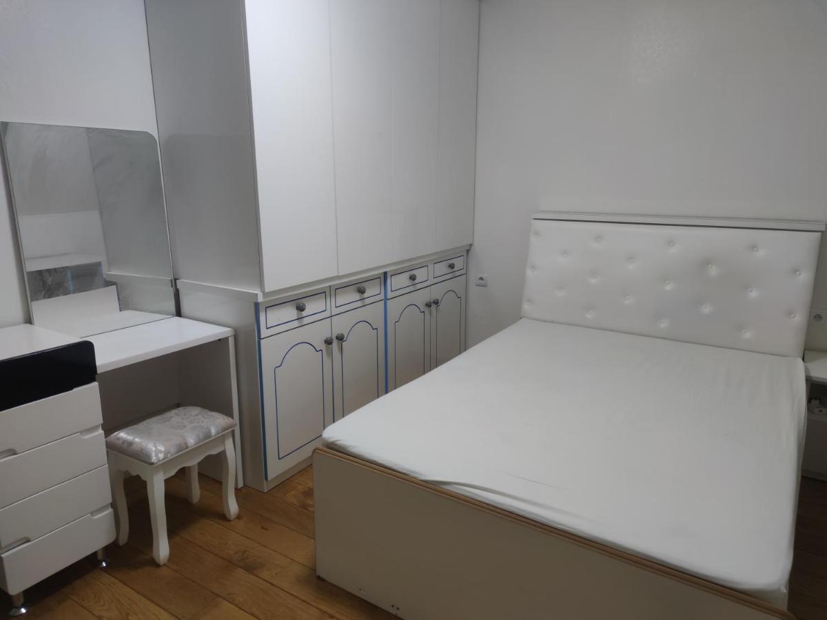 Chambre Privee A Bobigny -Salle De Bain Et Toilettes Sont Commune, -Pas De Cuisine Exterior foto