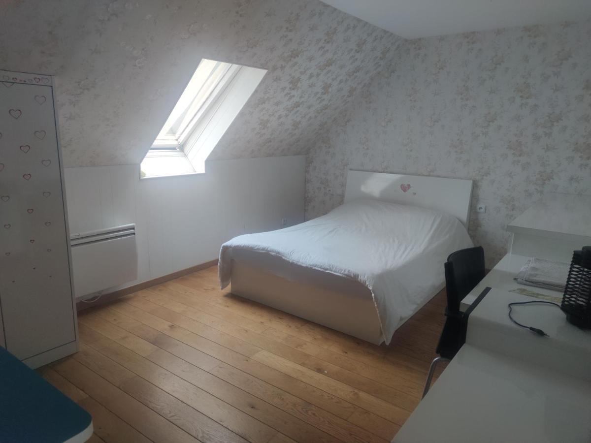 Chambre Privee A Bobigny -Salle De Bain Et Toilettes Sont Commune, -Pas De Cuisine Exterior foto